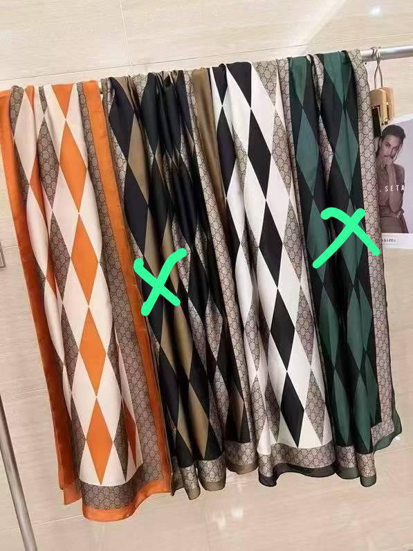 Silk scarf 
40 dhs🪙💕

Zain93
♥️♥️♥️