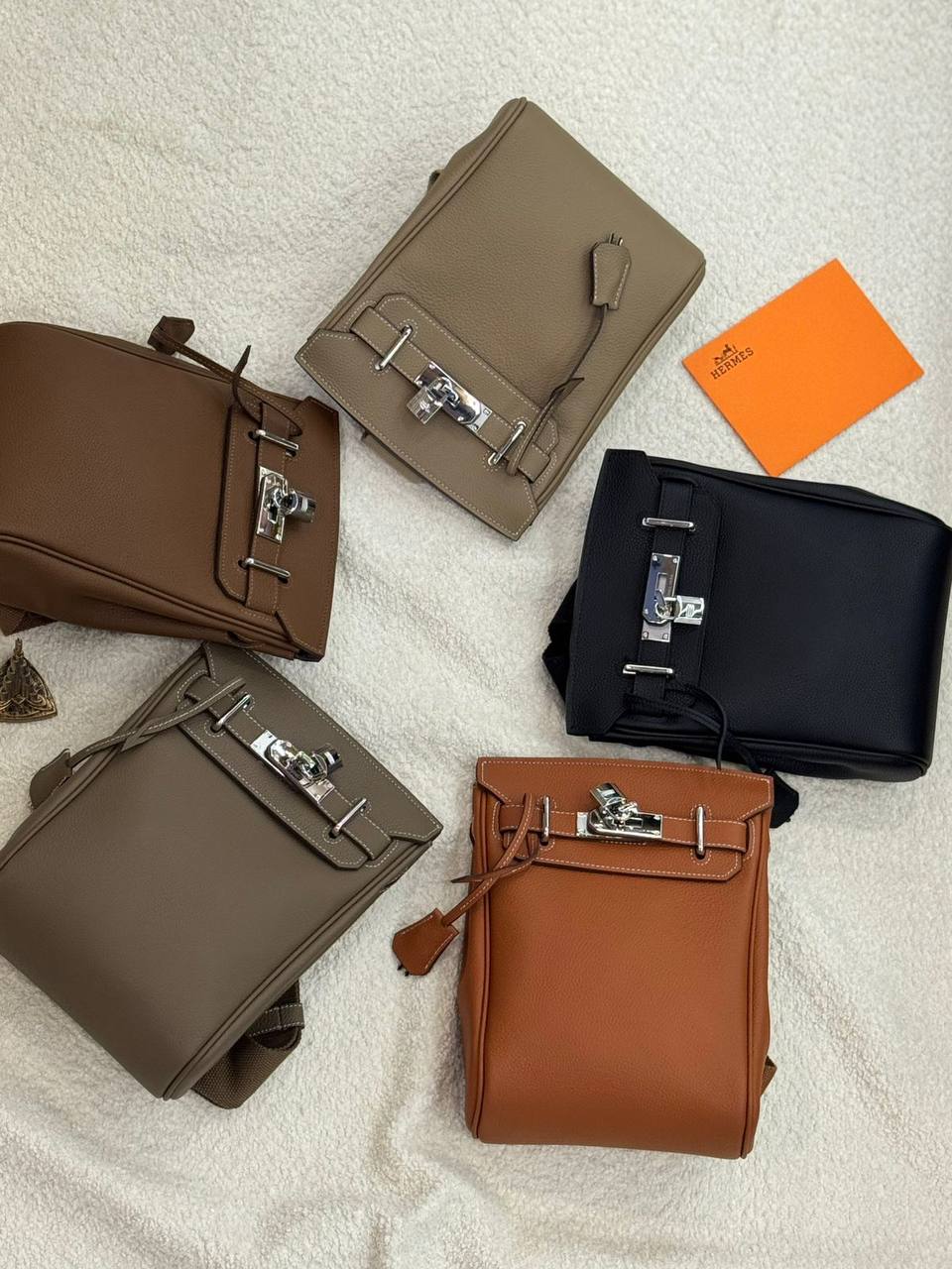 Hermes 
Master
  18Cm 

With Box
🎁🎁🎁

320 dhs✅

Zain131
♥️♥️♥️