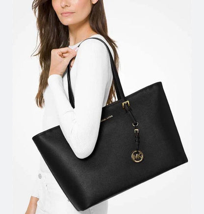 Mixed bags
Caach 
MK

90 dhs🇦🇪🇦🇪
  high quality

Zain26
♥️♥️♥️