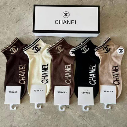 SUCKS 
35 dhs🪙🌨️
with box 
🎁🎁🎁

5in1

Zain90
♥️♥️♥️