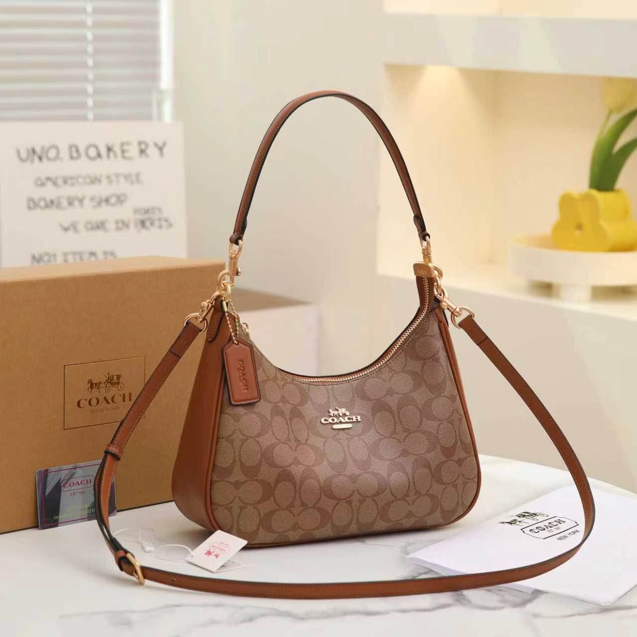 COACH 
HIGH QUALITY 
WITH BOX 
120 dhs🇦🇪🇦🇪

Zain39
♥️♥️♥️