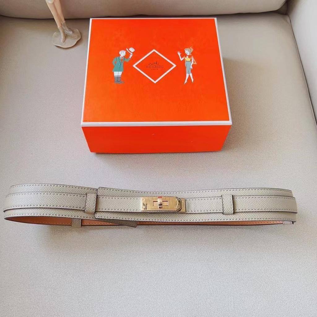 💞*Hermes*💞
💞*Available Again*💞
300 dhs🪙🌨️

Zain164
♥️♥️♥️