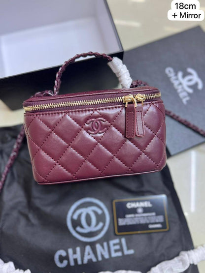 Chanel hot design

First quality +🎁

Size : 18  * 11 cm
95 dhs🇦🇪🇦🇪

 with box🎁

Zain115
♥️♥️♥️