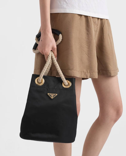 PRADA ᴍᴀʀɪɴᴇʀ
ʀᴇ- ɴʏʟᴏɴ ʙᴜᴄᴋᴇᴛ ʙᴀɢ
ᴡɪᴛʜ ʀᴏᴘᴇ ʜᴀɴᴅʟᴇ sᴛʀᴀᴘ
ɢᴏʟᴅ ʜᴀʀᴅᴡᴀʀᴇ
sɪᴢᴇ: 24 cm

75 dhs✅

Zain31
♥️♥️♥️