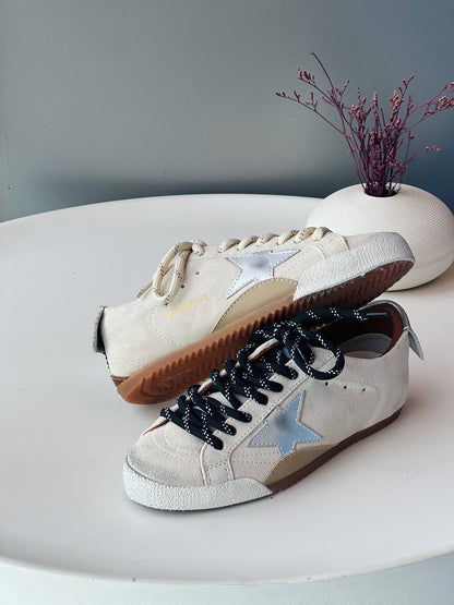 Golden goods 😍
Size 36-41
_Super master high quality_🪡
430 dhs✅

Zain176
♥️♥️♥️