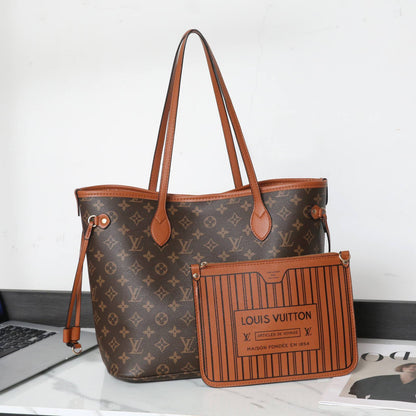 LV
best quality 

with box

115 dhs🇦🇪🇦🇪
size 42CM

Zain290
♥️♥️♥️