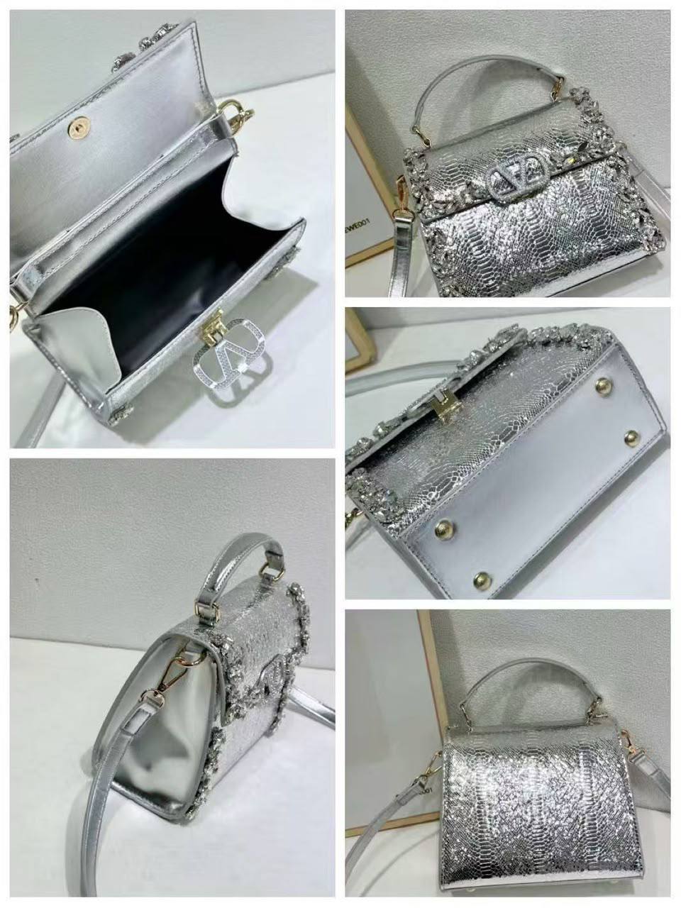 Valentino 

125 dhs🇦🇪🇦🇪

Zain35
♥️♥️♥️