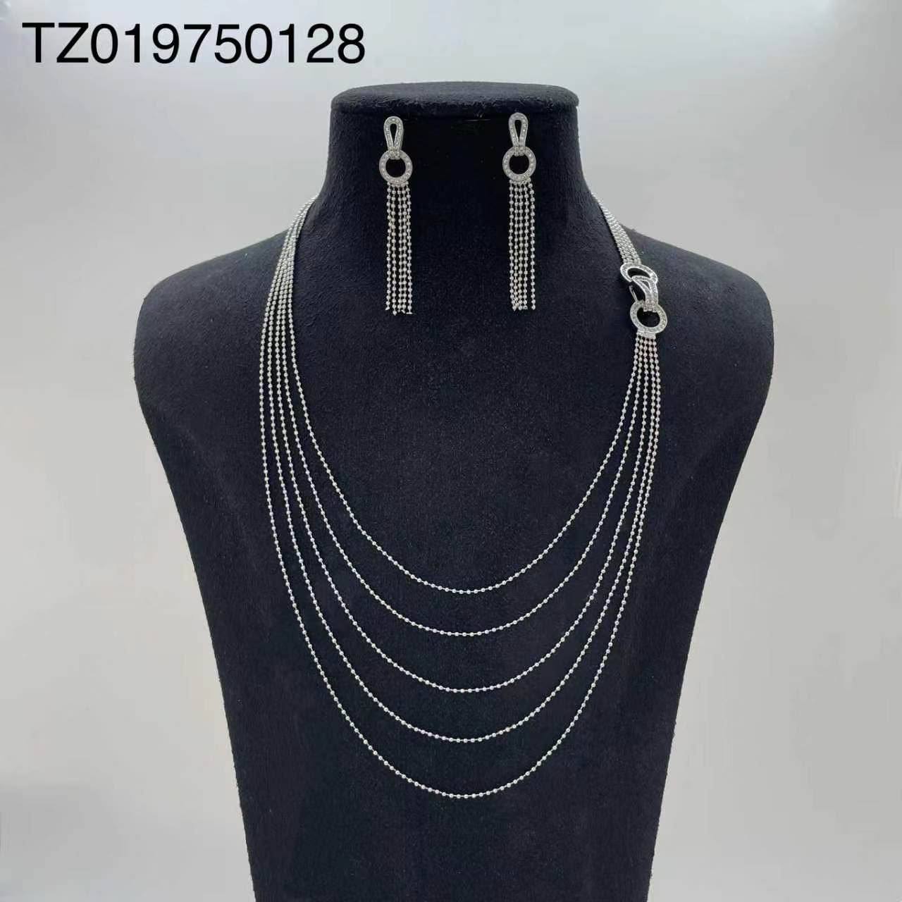 FRED and CHAUMET 
Necklace long 😍
Earring 🦋
good quality 💯
With normal boxes 🗃️ 
60 dhs✅

Zain216
♥️♥️♥️