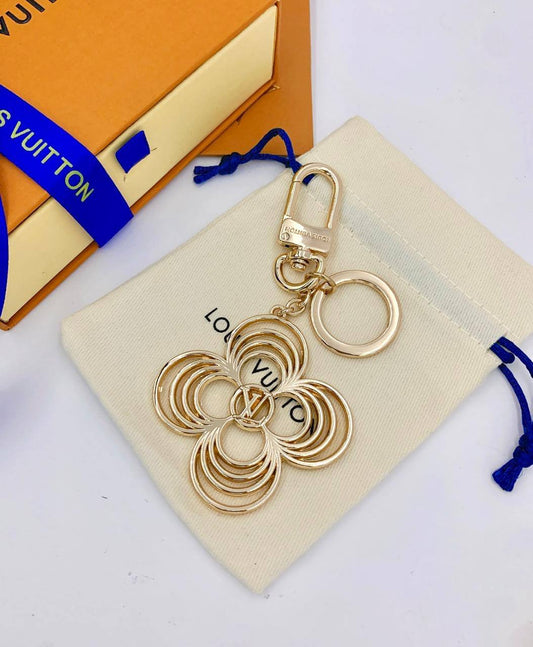 Key chain Bag Charm
70 dhs🪙💚 

With Box And Paper Bag
🎁🎁🎁

Zain89
♥️♥️♥️