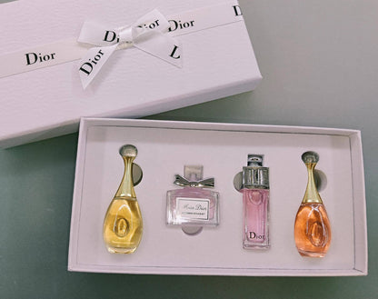 DIOR 

4in1 RIBBON

50 dhs🇦🇪🇦🇪. Each

Zain01
♥️♥️♥️