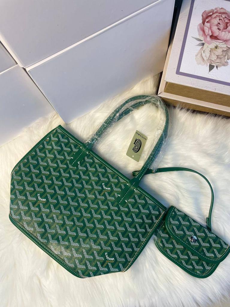Goyard
*22cm
75 dhs✅

Zain118
♥️♥️♥️