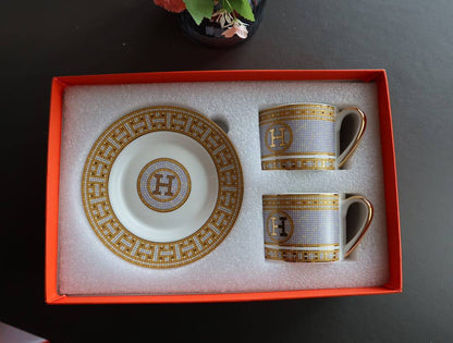 Branded mugs set

130 dhs 
set 4 pc 

with box🎁🎁🎁

Zain205
♥️♥️♥️