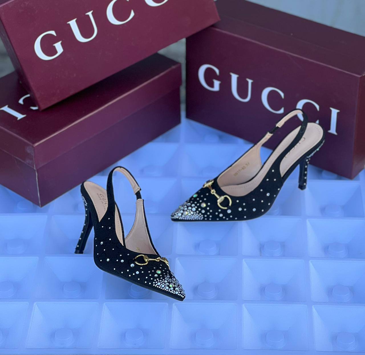 Gucci
Size 36-42 
120 dhs🪙🌨️

Zain57
♥️♥️♥️