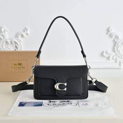 Coach
21cm 

100 dhs✅

Withbox
🎁🎁🎁

Zain143
♥️♥️♥️