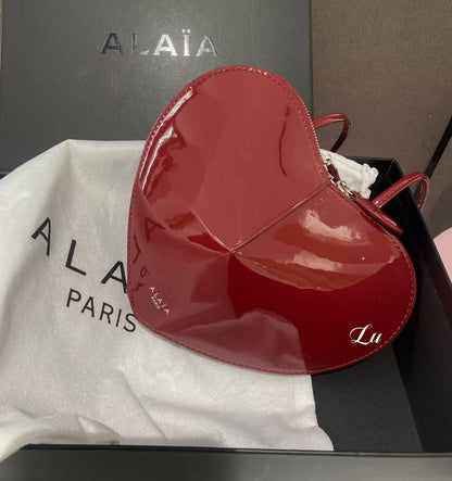 Alaia
110 dhs✅
Best  quality

with box
🎁🎁🎁

Zain74
♥️♥️♥️