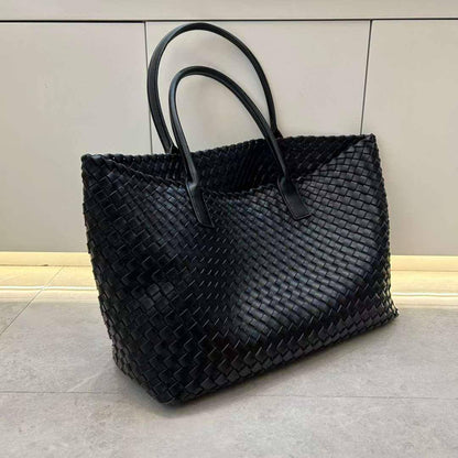 Bottega 
Master
390 dhs🪙🌨️

Zain153
♥️♥️♥️
