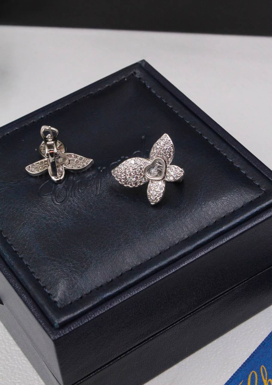 Chopard 💙
 HAPPY BUTTERFLY X MARIAH CAREY
Necklace & Earings
↗️ *# Super Master Quality ®️*

Necklace with Earings
*190 dhs✅* with *Normal* Box 

*230 dhs✅* with *Orignal* Box

Zain209
♥️♥️♥️
