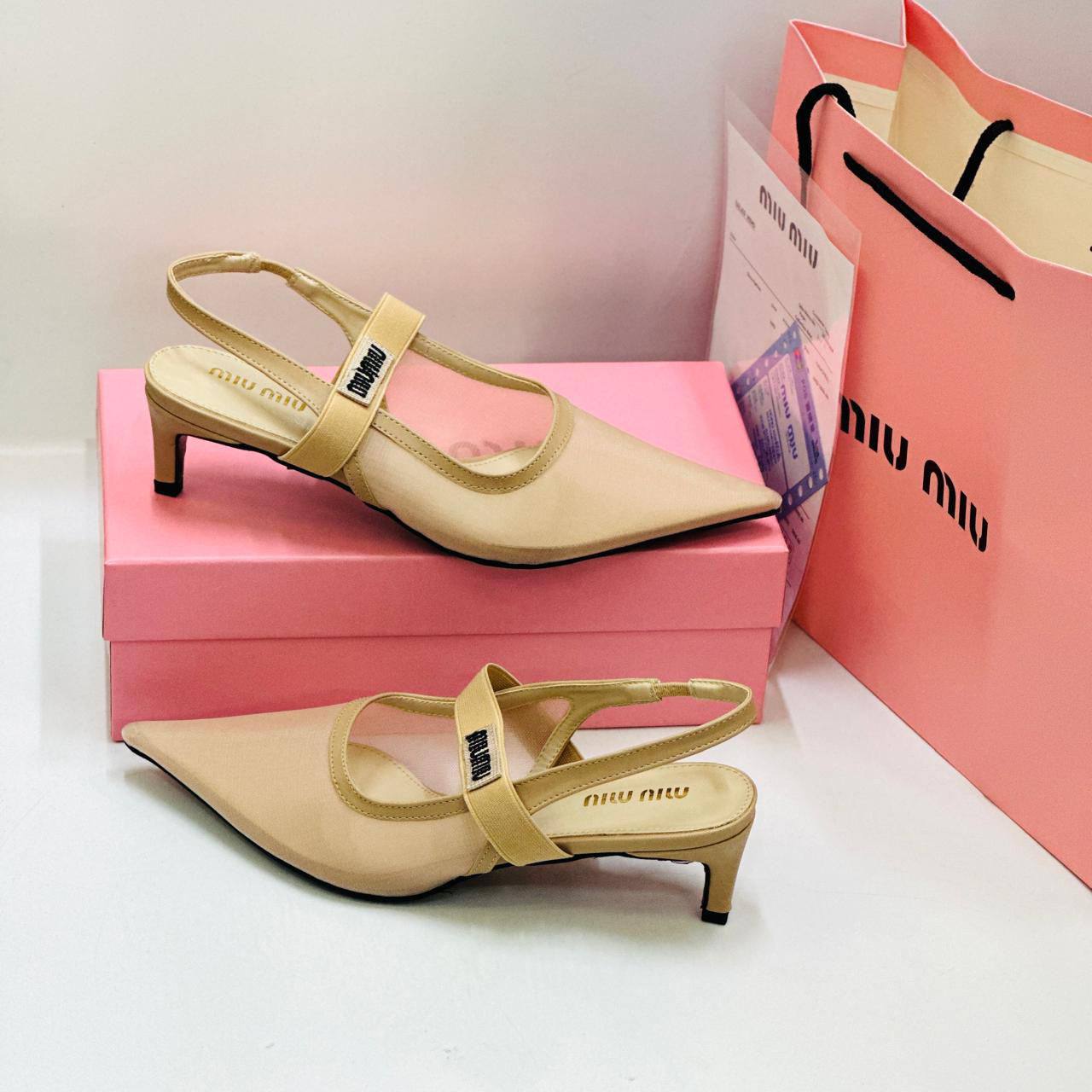 Miu Miu 
90 dhs👑
Size 36-41

Zain40
♥️♥️♥️