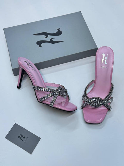 GINA
Size 36-41
115 dhs🪙💕

Zain21
♥️♥️♥️