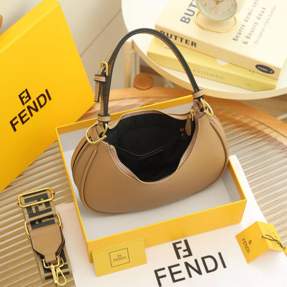 FENDI
BEST QUALITY

 WITH BOX’S 
🎁🎁🎁

110 dhs✅
SIZE 24 CM

Zain290
♥️♥️♥️