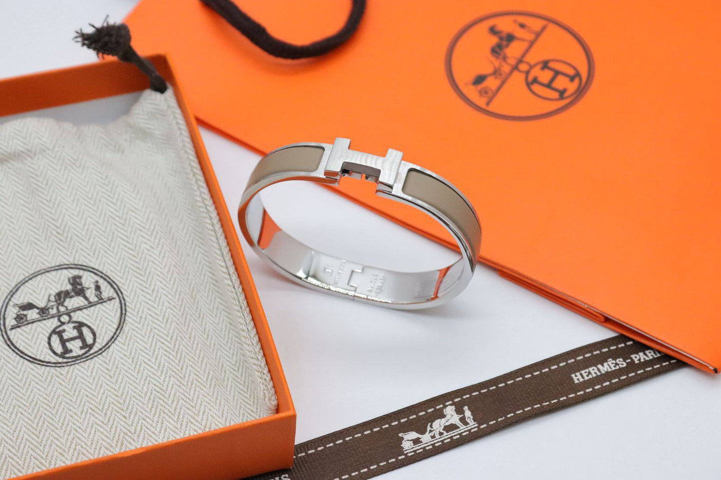 Hermes Bracelet
Super Master
105 dhs❣️

Zain33
♥️♥️♥️