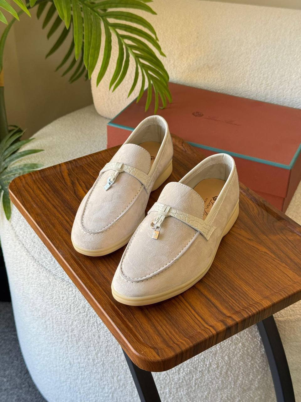 LORA PIANA 
SuperMaster Quality 💯
450 dhs💓
Size:36-41💥

Zain171
♥️♥️♥️