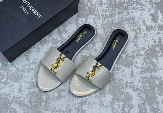 YSL 
SLIPPERS NEW DESIGN 

Size 36 to 41

90 dhs🌺

Zain175
♥️♥️♥️