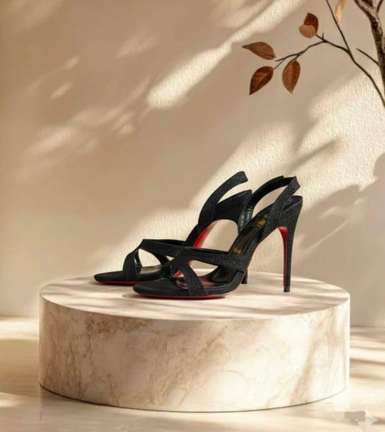 Christian Louboutin
🍁 *SIZE:  36 TO 41*🍁
230 dhs💓

Zain228
♥️♥️♥️