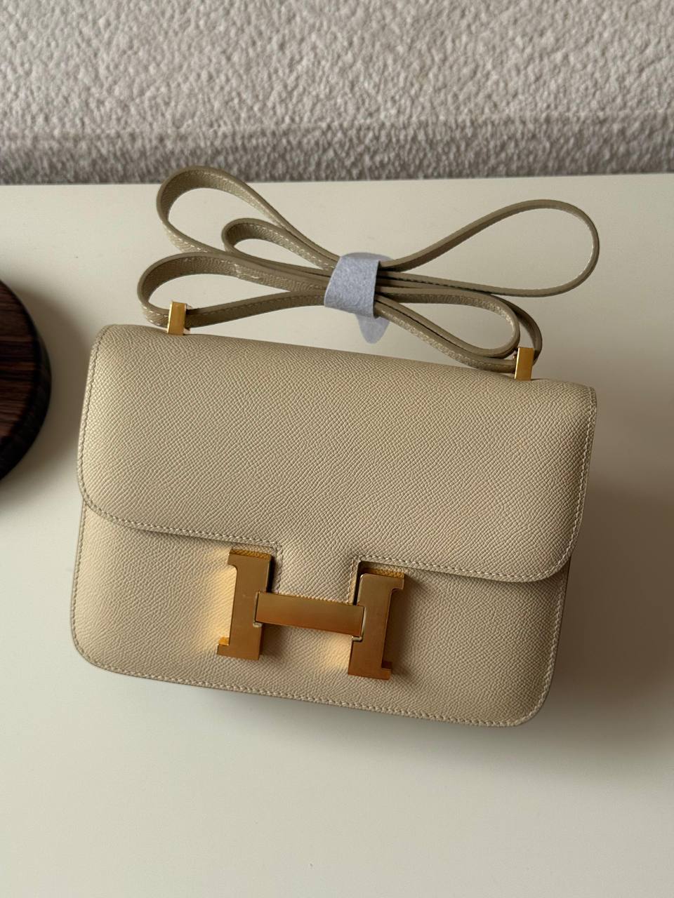 Hermes
 constance 23cm Master quality ✅with box📦
360 dhs✅

Zain51
♥️♥️♥️