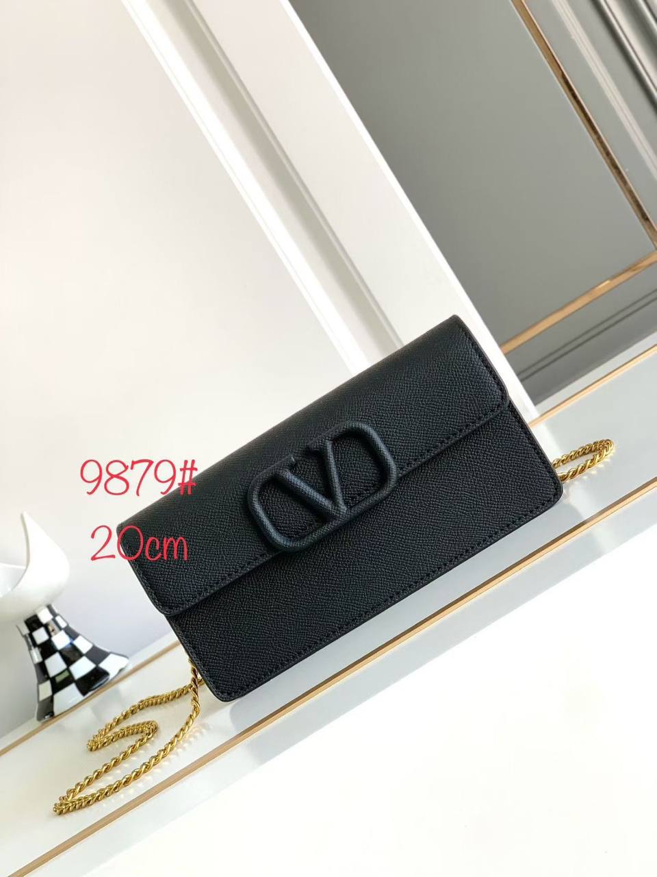 Valentino 
Master
   21Cm 

With Box🎁🎁🎁

270 dhs✅

Zain131
♥️♥️♥️