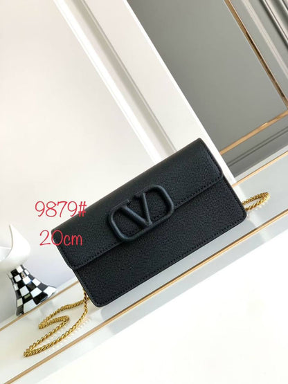Valentino 
Master
   21Cm 

With Box🎁🎁🎁

270 dhs✅

Zain131
♥️♥️♥️