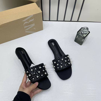 ZARA SLIPPER
GOOD QUALITY
75 dhs✅
Size 36 TO 41

Zain40
♥️♥️♥️