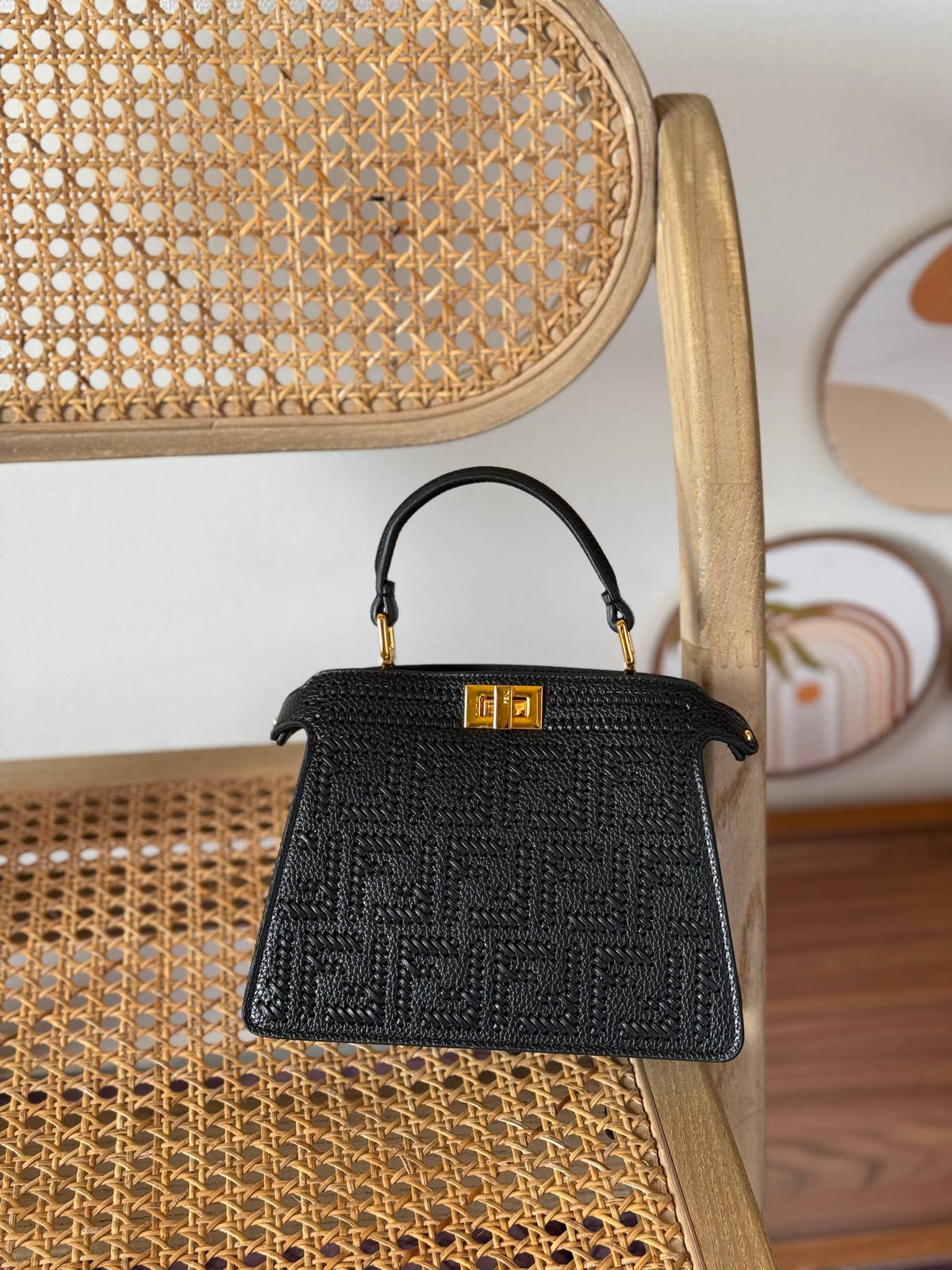 FENDI
20cm
440 dhs🇦🇪🇦🇪

MASTER QUALITY
With box🎁

Zain167
♥️♥️♥️