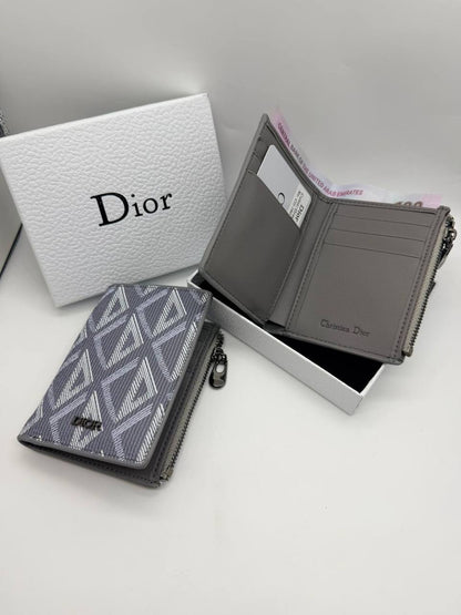 Dior Wallet 
65 dhs🇦🇪🇦🇪

Zain33
♥️♥️♥️