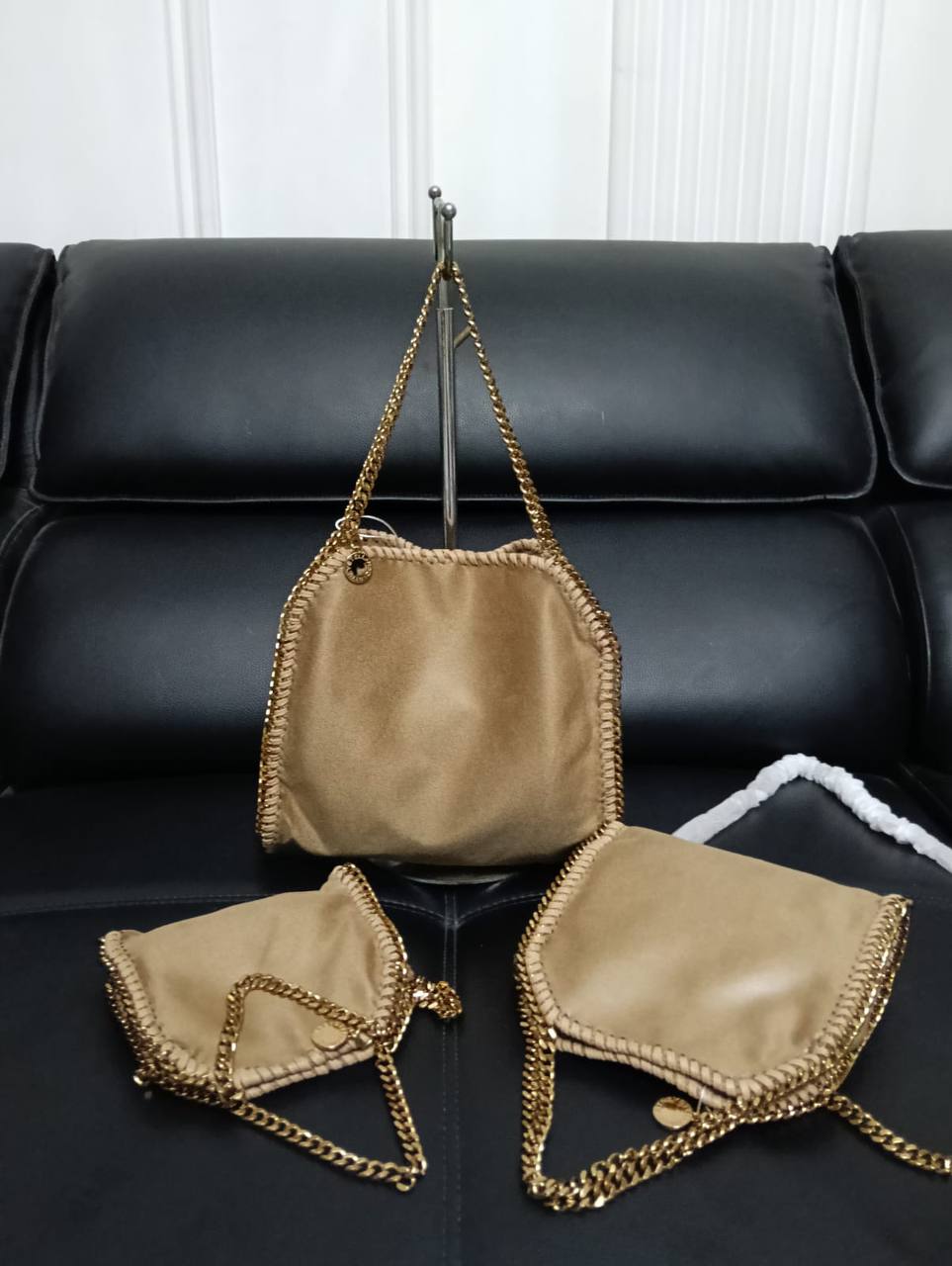 Stella McCartney
100 dhs🇦🇪🇦🇪   16cm
110 dhs🇦🇪🇦🇪   19cm
120 dhs🇦🇪🇦🇪    25cm

Zain26
♥️♥️♥️