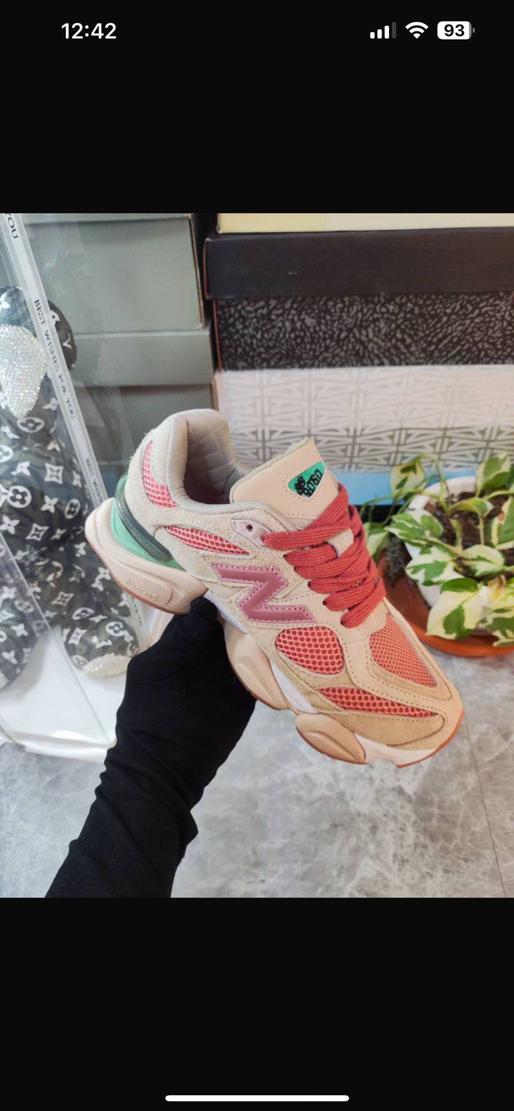 New Balance Joe Freshgoods x 9060 'Penny Cookie Pink'
36-41
230 dhs🗽

Zain242
♥️♥️♥️
