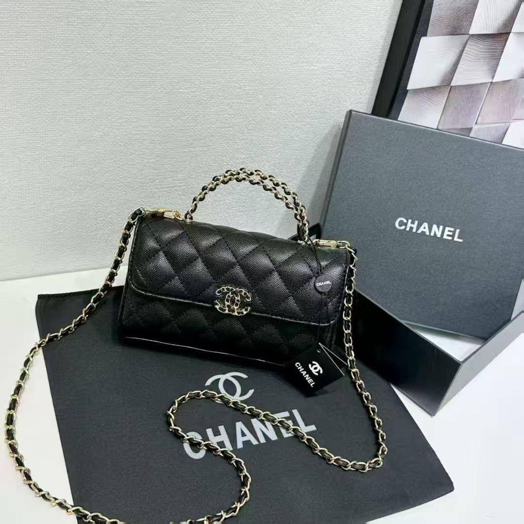 Chanel
95 dhs🇦🇪🇦🇪

with box
19cm

Zain26
♥️♥️♥️