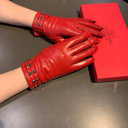 VALENTINO - GUCCI
💙*VIP QUALITY*💙
350 dhs✅✅

Zain281
♥️♥️♥️