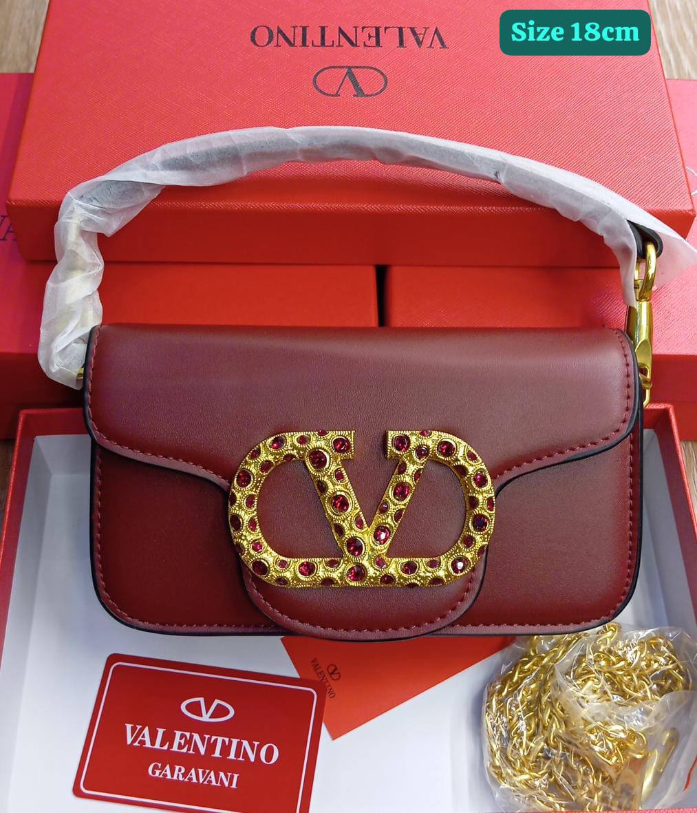 Valentino
Good quality 
with box 
🎁🎁🎁

100 dhs✅

Zain186
♥️♥️♥️