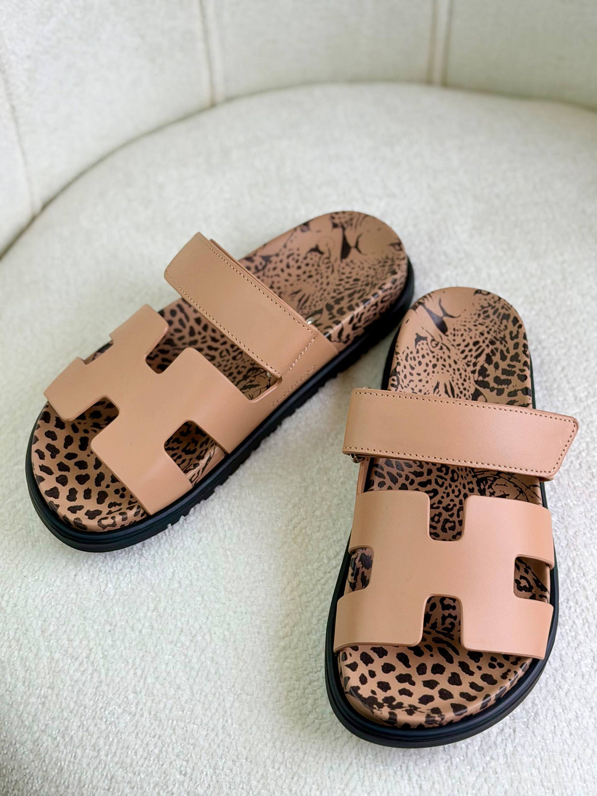 hermes
Super *AAA* *+* Quality 💯

With original packing🎁🎁

SIZE:36and42
Available now
430 dhs🇦🇪🇦🇪🇦🇪

Zain309
♥️♥️♥️