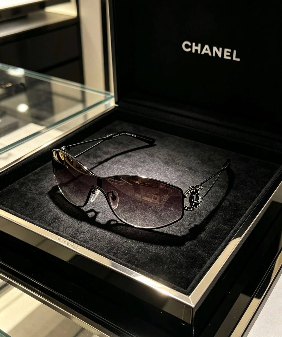 *Sunglasses 🕶️ ❤️‍🔥*
Super master quality 💯
With master box 🗃️ 
And paper bag 🛍️
170 dhs✅

Zain216
♥️♥️♥️
