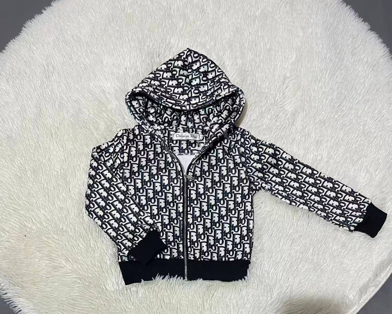 New
6m-12y 
130 dhs💓

Zain151
♥️♥️♥️