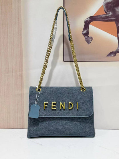 FENDI

best quality 
with box

110 dhs🇦🇪🇦🇪

size28CM

Zain290
♥️♥️♥️