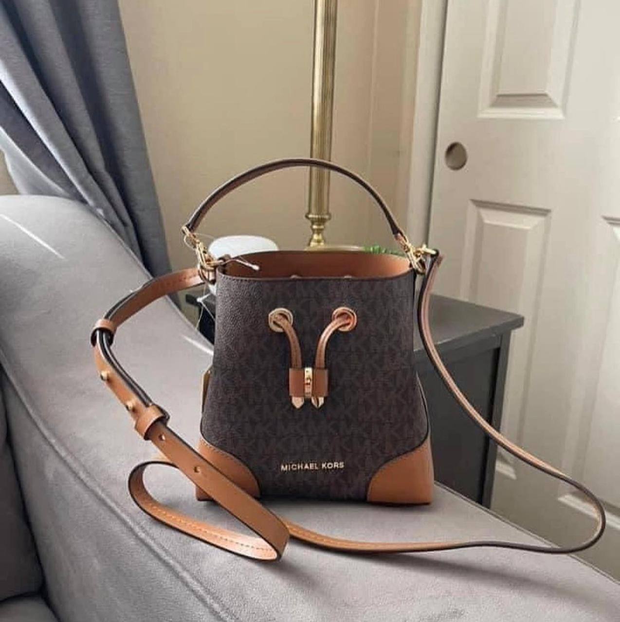 MK
100 dhs✅
Good-quality


 with box
🎁🎁🎁

Zain35
♥️♥️♥️