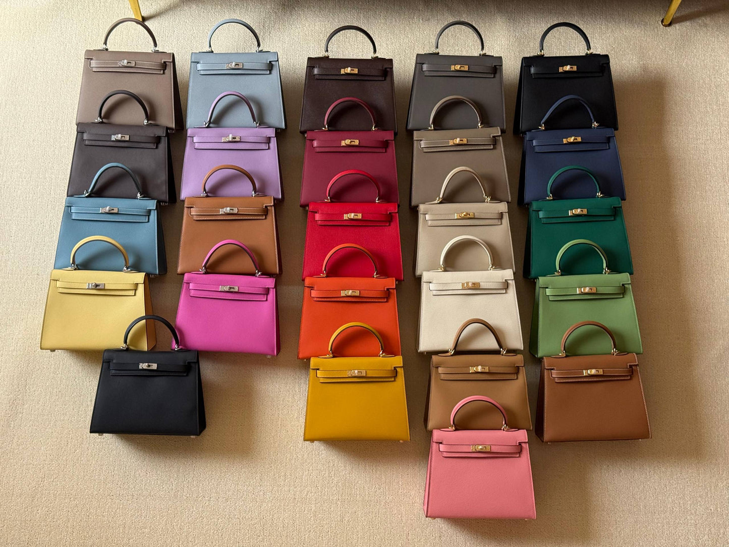 Hermes kelly 25cm💕master quality😍

with box❤️
🎁🎁🎁

380 dhs🪙🌨️

Zain52
♥️♥️♥️