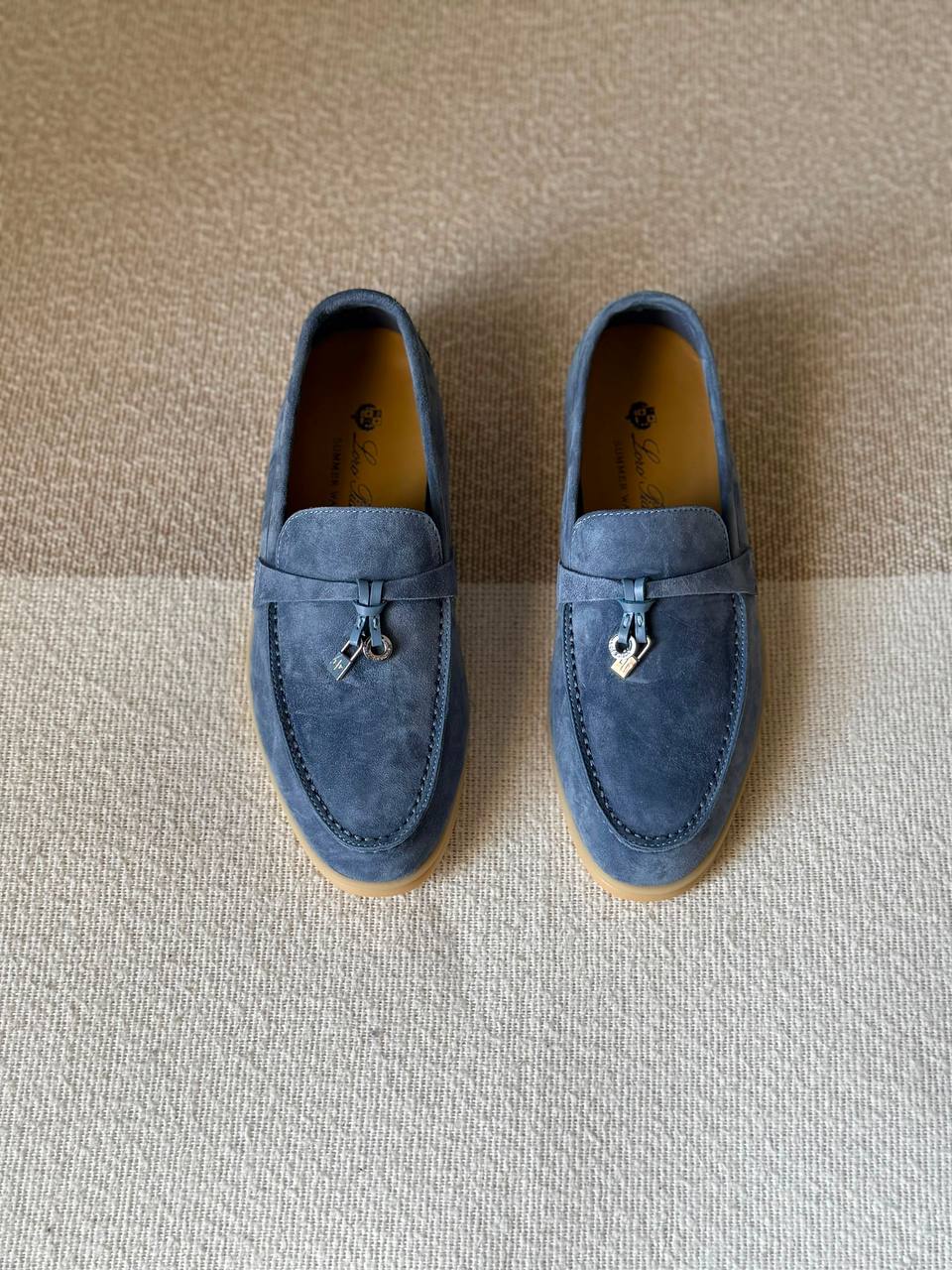 Loro Piana
Super Master
Size 36 to 41
450 dhs💛

Zain288
♥️♥️♥️