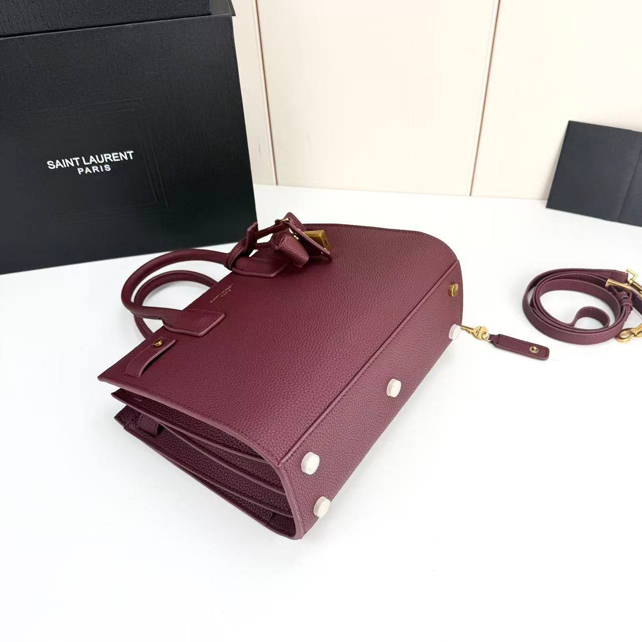 YSL
Master
360 dhs✅
#26cm🥰🥰

Zain228
♥️♥️♥️