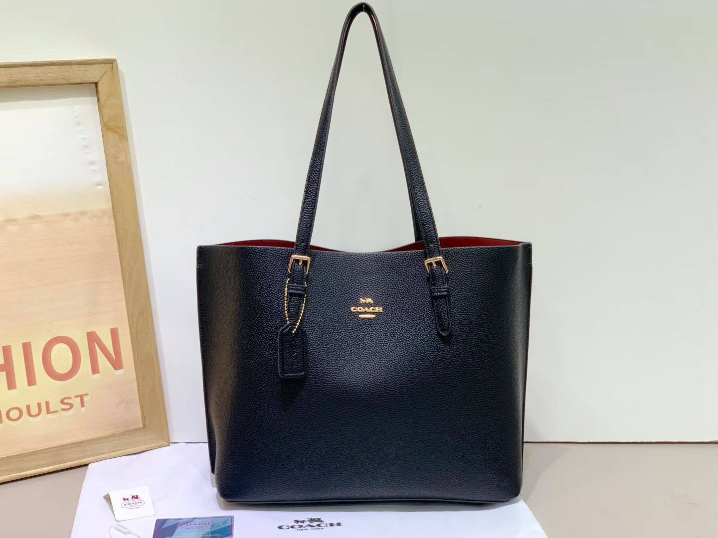 Coach
26cm
110 dhs🌺

Zain254
♥️♥️♥️