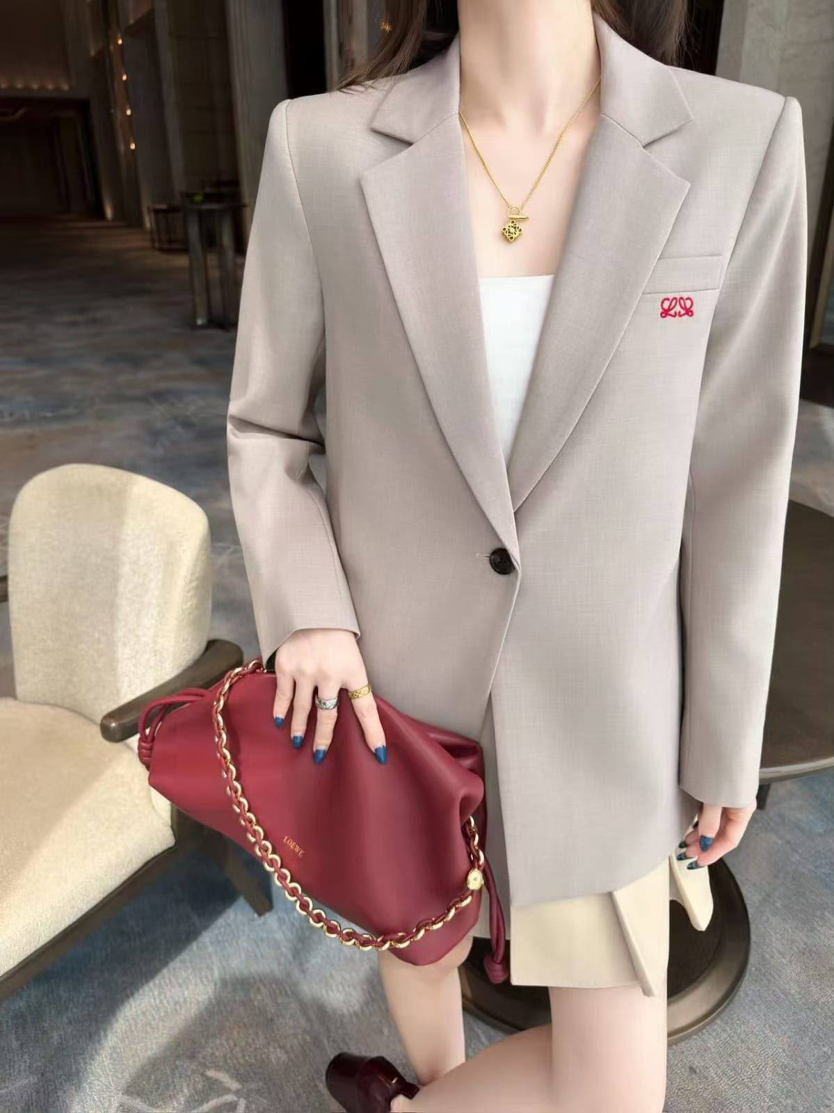 *New collections*                                                
LOEWE

Super Master quality

Sizes: S M L

500 dhs🇦🇪🇦🇪

Zain308
♥️♥️♥️