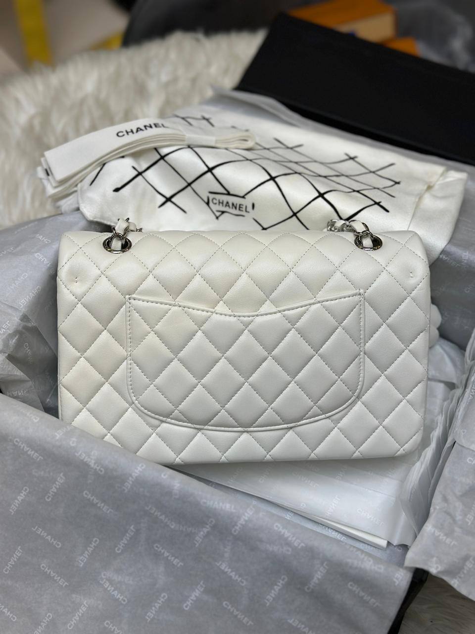 Chanel Classic Double Flap bag in VIP Chenal double flap

25.5 CM with silver-tone hardware

For Price 👇 WhatsApp✅
0568585901 
0507557372
0552275751 Owner Zain 👌

Zain71
♥️♥️♥️